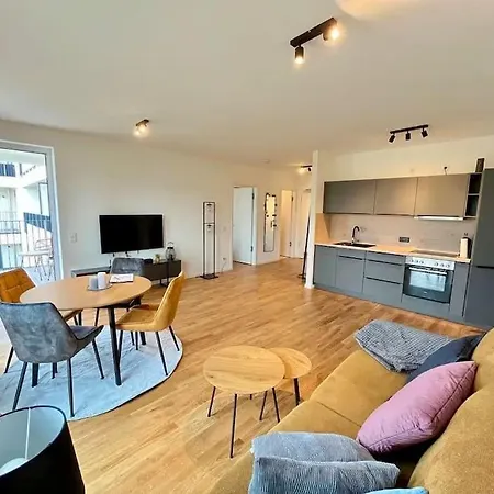 5 Sterne Apartment, Naehe Flughafen Berlin, Wlan * Schönefeld