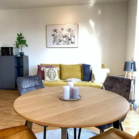 5 Sterne Apartment, Naehe Flughafen Berlin, Wlan * Schönefeld